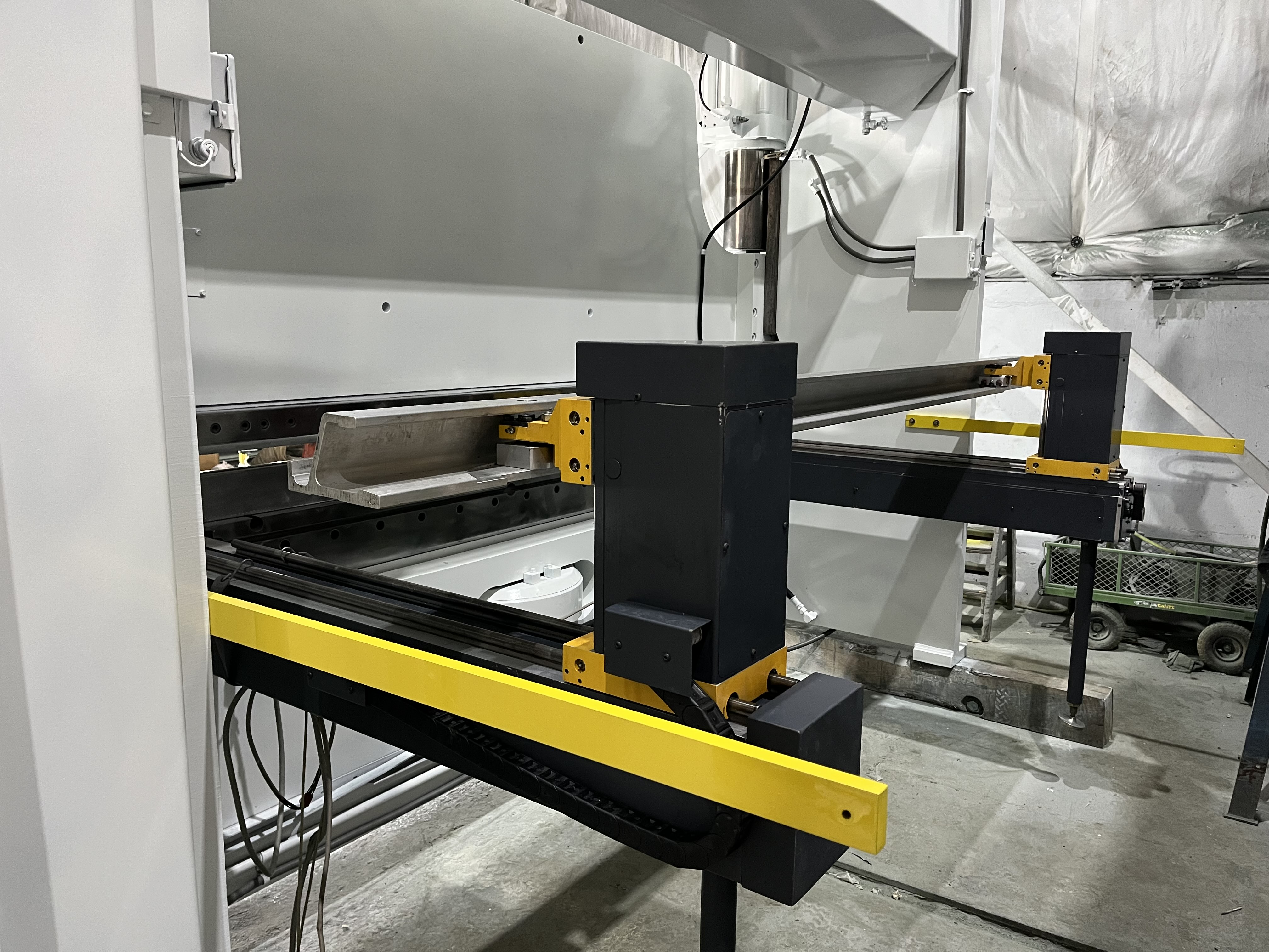 230 Ton X 12’ Cincinnati 230 AF10 Autoform  CNC Hydraulic Press Brake